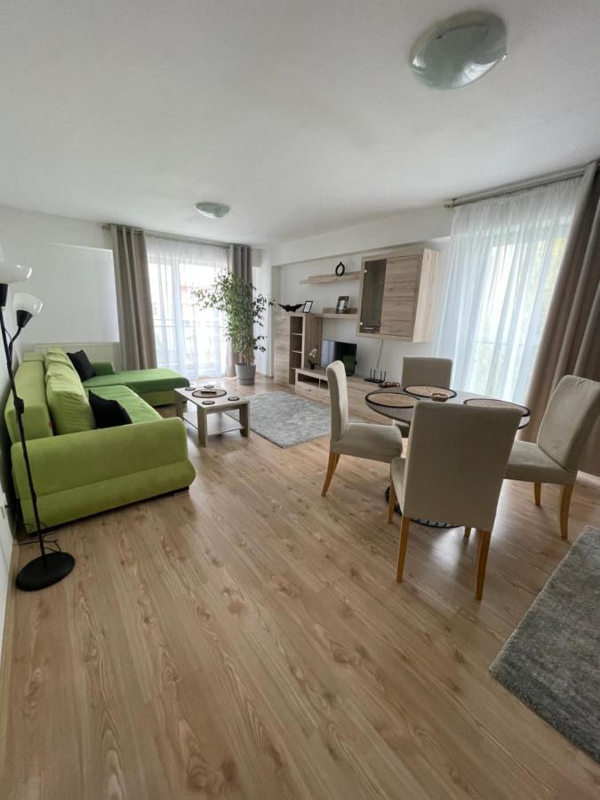 Relaxing Bucharest Airport Residences & Therme-Self Check-In Otopeni Bagian luar foto