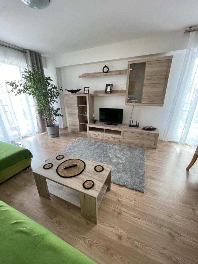 Relaxing Bucharest Airport Residences & Therme-Self Check-In Otopeni Bagian luar foto