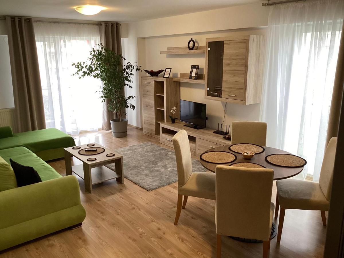 Relaxing Bucharest Airport Residences & Therme-Self Check-In Otopeni Bagian luar foto