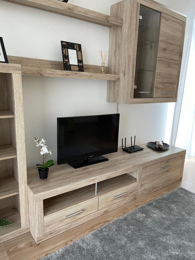 Relaxing Bucharest Airport Residences & Therme-Self Check-In Otopeni Bagian luar foto
