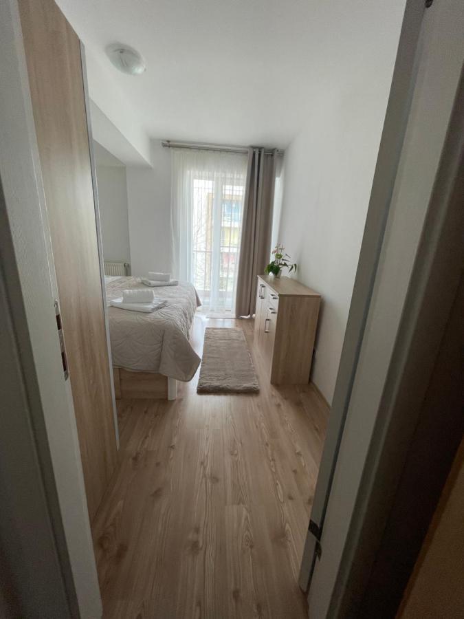 Relaxing Bucharest Airport Residences & Therme-Self Check-In Otopeni Bagian luar foto