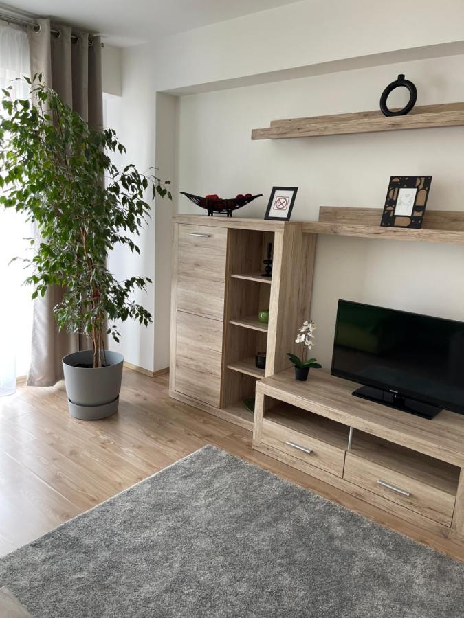 Relaxing Bucharest Airport Residences & Therme-Self Check-In Otopeni Bagian luar foto