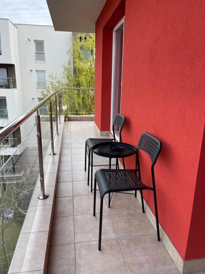 Relaxing Bucharest Airport Residences & Therme-Self Check-In Otopeni Bagian luar foto